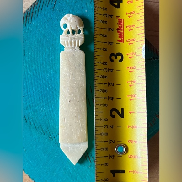 Antique Victorian Carved Bone Elephant Bookmark Page Marker - Picture 3 of 3